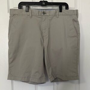 Tommy Hilfiger Light Gray Flat Front Shorts Size 38